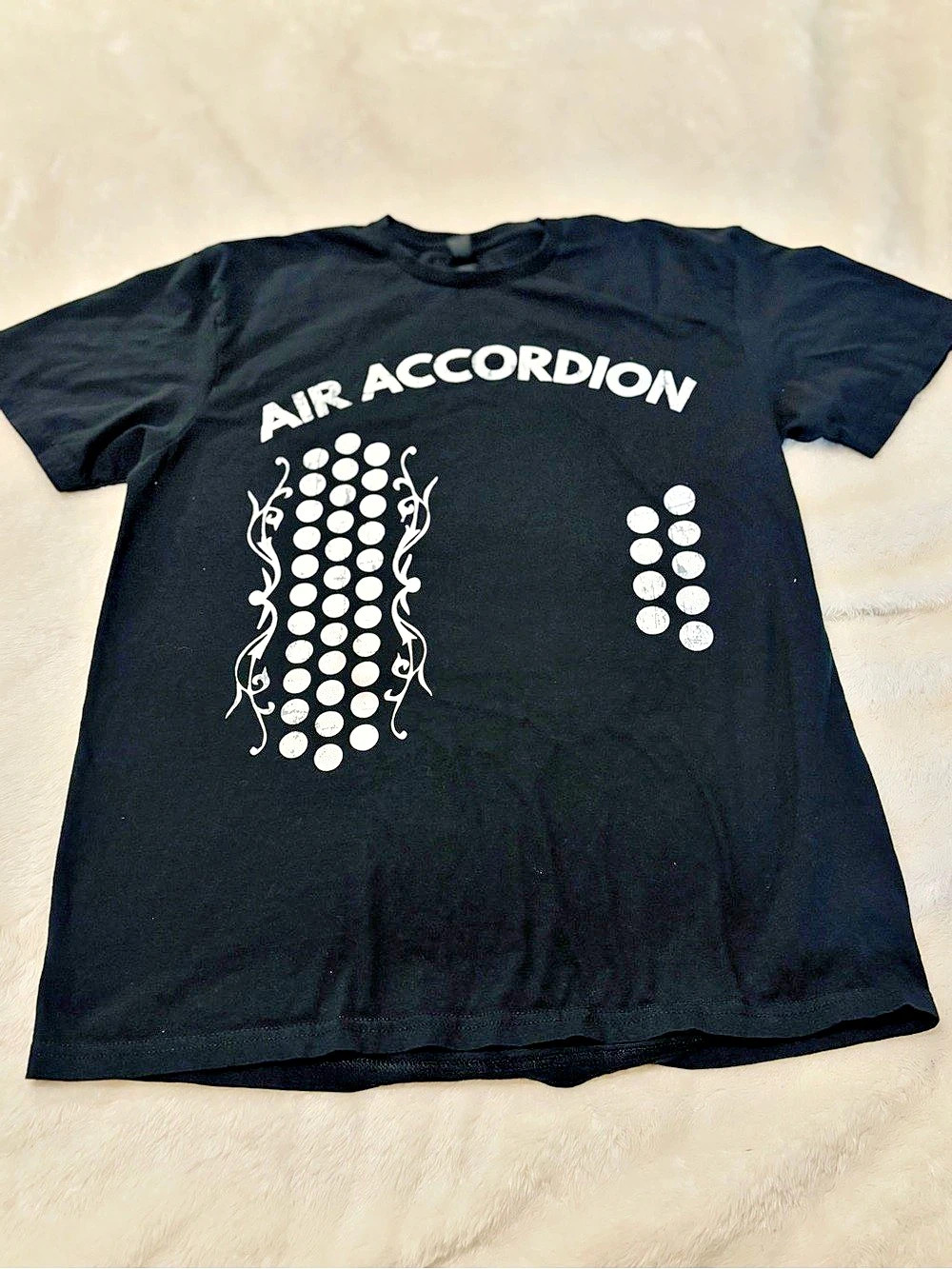 Gildan Air Accordion Graphic T-Shirt in Black